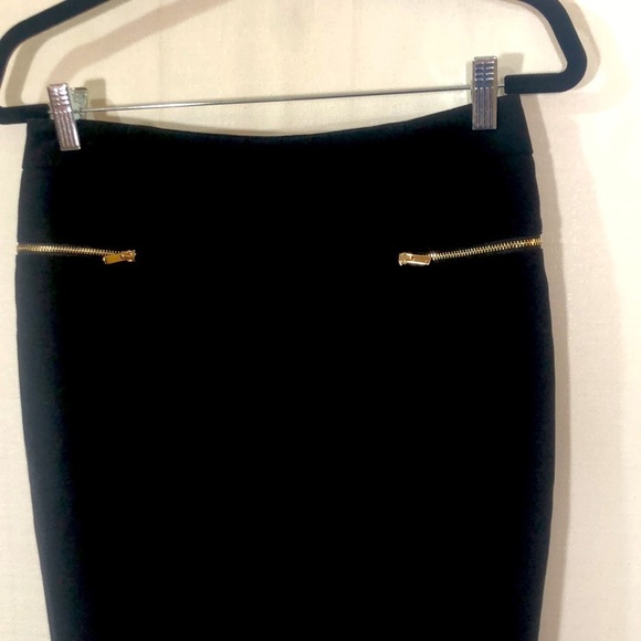 𝅺H &M black pencil skirt, size 8, like new! - Picture 3 of 6